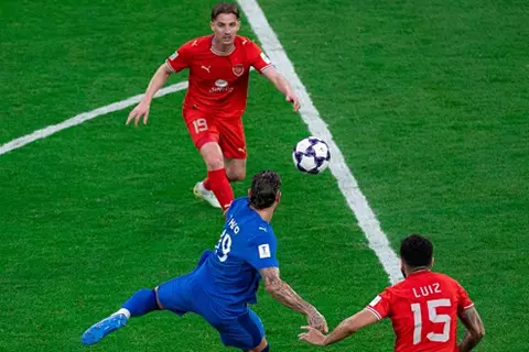 بقذيفة ثيو.. الهلال يتفوق على الدحيل في دوري أبطال آسيا للنخبة